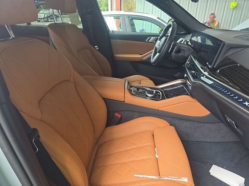 Used 2025 BMW X6 xDrive40i AWD/4WD image 9