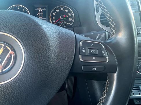 Used 2016 Volkswagen Tiguan S image 19