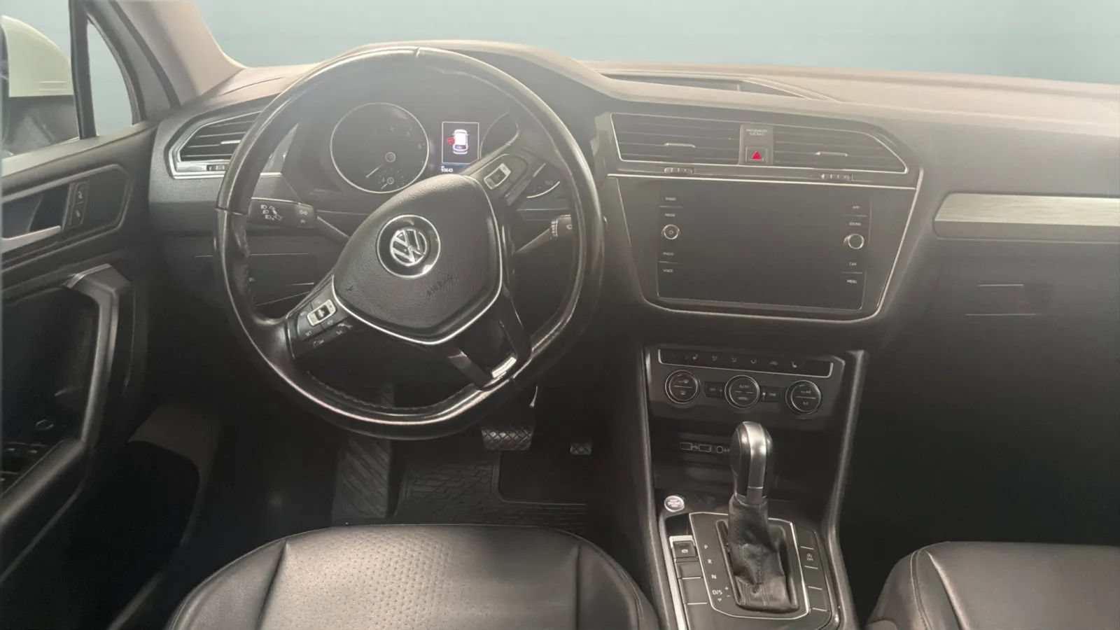 Used 2019 Volkswagen Tiguan SE FWD image 10