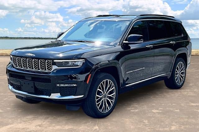 Used 2025 Jeep Grand Cherokee L Summit AWD/4WD image 3