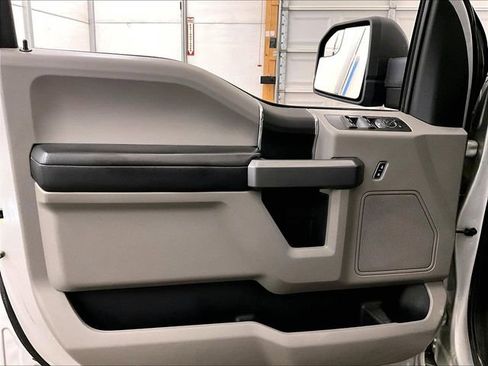 Used 2017 Ford F150 XLT AWD/4WD image 22