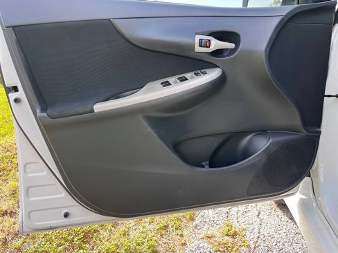 Used 2011 Toyota Corolla S w/ Preferred Accessory Pkg FWD image 33