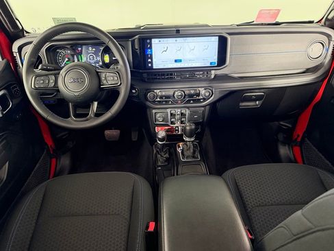 Used 2025 Jeep Wrangler Unlimited Rubicon 4xe AWD/4WD image 14