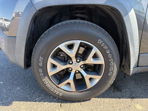 Used 2015 Jeep Cherokee Trailhawk w/ Leather Interior Group image 4