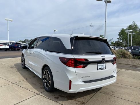 New 2026 Honda Odyssey Elite image 8