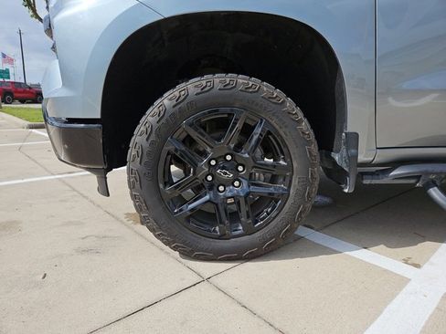 Used 2024 Chevrolet Silverado 1500 LT Trail Boss w/ Convenience Package II image 22