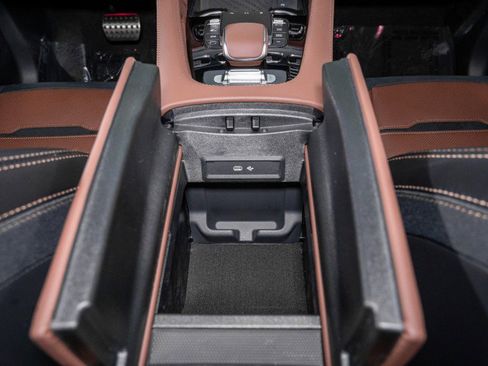 New 2026 Mercedes-Benz GLE 53 AMG 4MATIC Coupe image 25