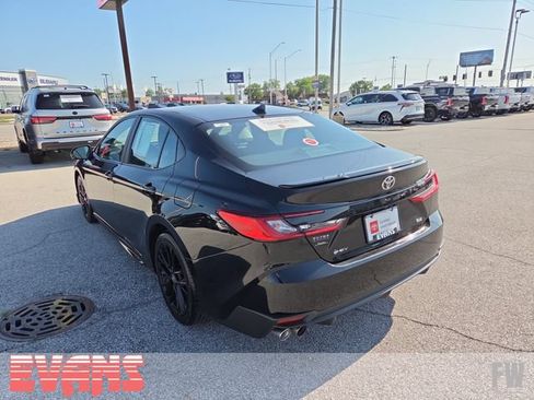 Used 2025 Toyota Camry SE FWD image 26
