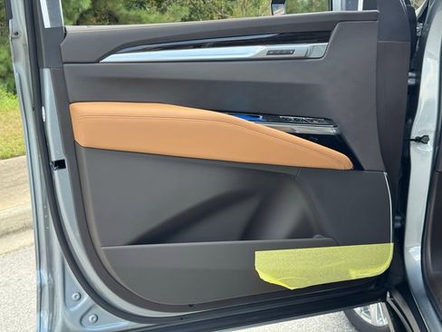 New 2026 Cadillac Escalade ESV Luxury w/ Touring Package image 17