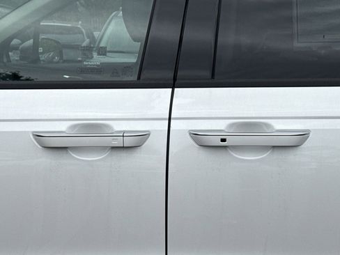 New 2026 Kia Carnival SX w/ SX Dark Edition Package FWD image 15