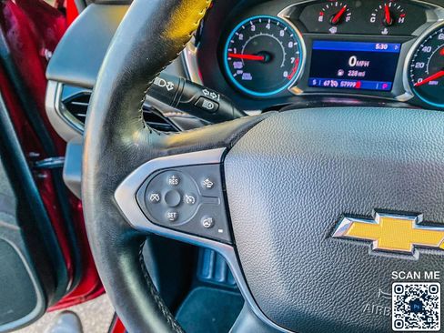 Used 2021 Chevrolet Traverse LT image 22