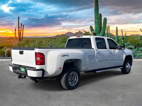Used 2013 GMC Sierra 3500 Denali image 3