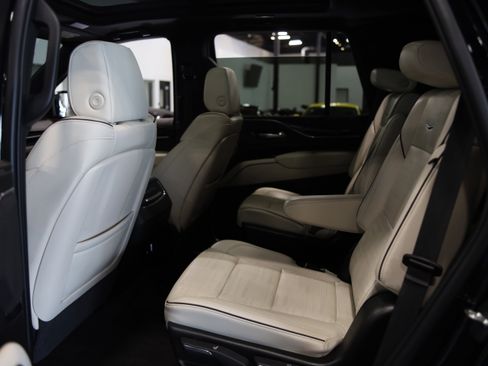 Used 2022 Cadillac Escalade Sport w/ Touring Package AWD/4WD image 35
