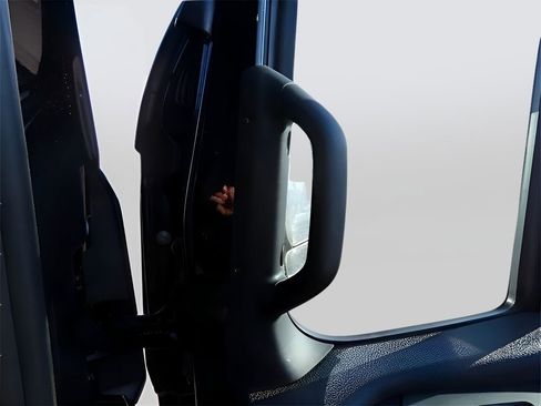 Used 2024 Mercedes-Benz Sprinter 2500 image 64