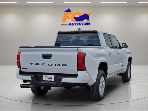 Used 2026 Toyota Tacoma SR5 AWD/4WD image 4