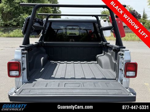 Used 2022 Jeep Gladiator Sport image 20