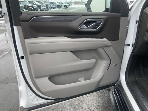 Used 2023 GMC Yukon SLT image 25