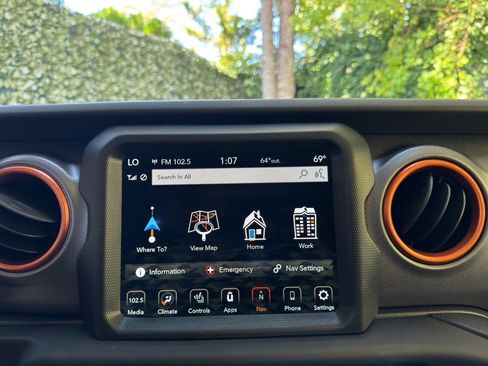 Used 2021 Jeep Gladiator Mojave w/ Dual Top Group image 13