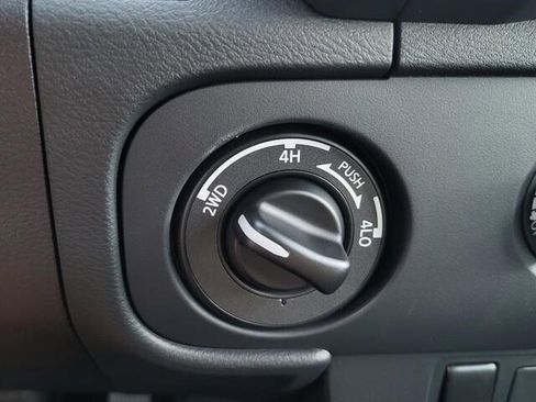 New 2026 Nissan Frontier SV w/ Tow Package image 18