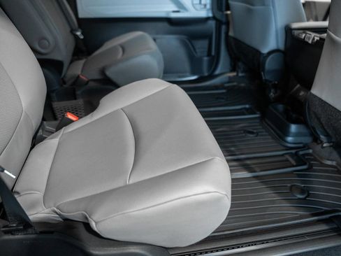 New 2026 Toyota Sienna XLE FWD image 33