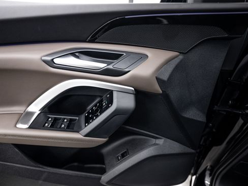 Certified 2025 Audi Q5 Premium w/ Convenience Package image 13