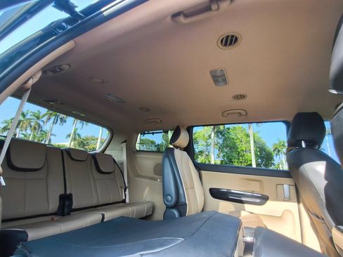 Used 2018 Kia Sedona SX FWD image 39