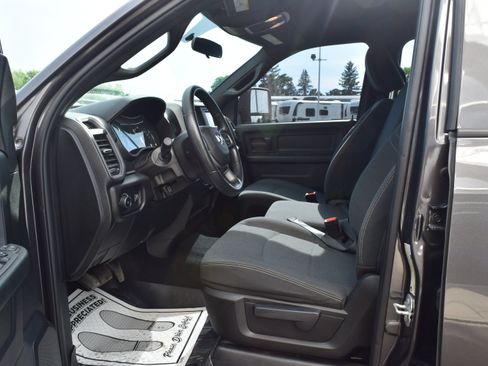 Used 2024 RAM 2500 Tradesman w/ Chrome Appearance Group AWD/4WD image 13