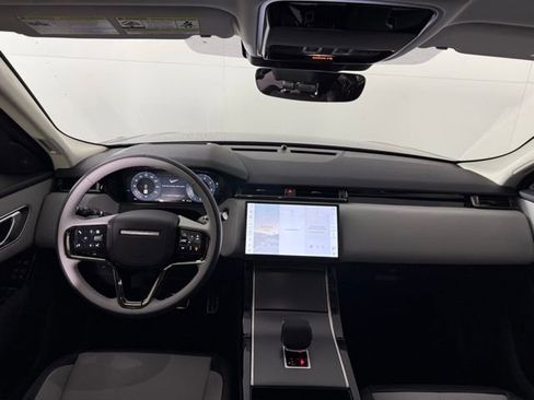 Certified 2025 Land Rover Range Rover Velar Dynamic SE image 26