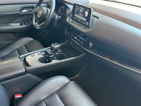 Used 2023 Nissan Rogue SL FWD image 16
