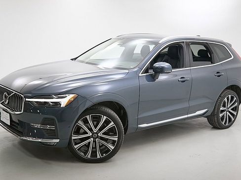 Certified 2023 Volvo XC60 B5 Ultimate image 3