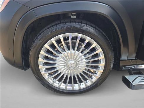 Used 2025 Mercedes-Benz Maybach GLS 600 4MATIC image 24