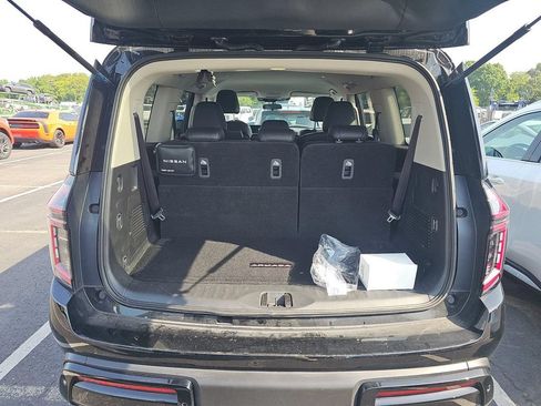 Used 2025 Nissan Armada SV AWD/4WD image 13