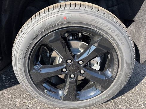 New 2025 Jeep Grand Cherokee Limited w/ Black Appearance Package image 28