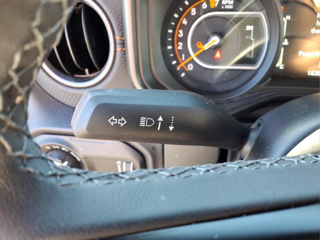 Used 2026 Jeep Gladiator Mojave AWD/4WD image 17