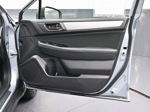 Used 2019 Subaru Outback 2.5i image 32