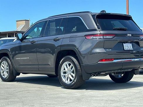 Used 2025 Jeep Grand Cherokee Laredo X w/ Luxury Tech Group I AWD/4WD image 5
