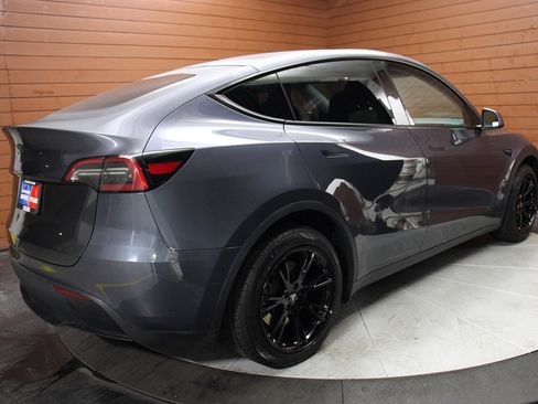 Used 2023 Tesla Model Y Long Range image 6