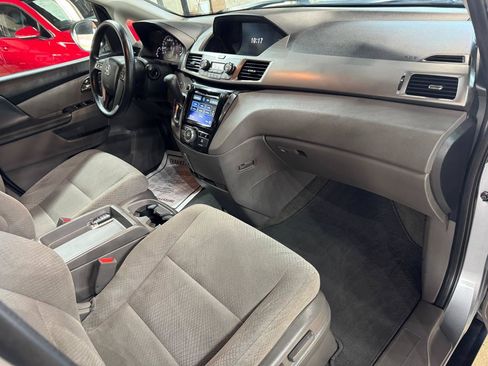 Used 2016 Honda Odyssey EX image 9
