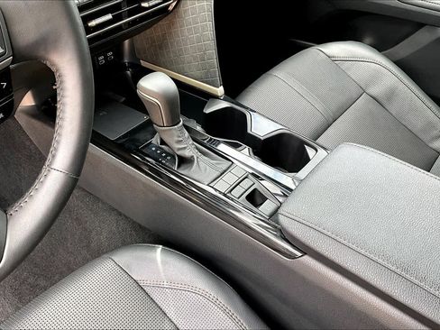 Used 2026 Toyota Camry XLE FWD image 17
