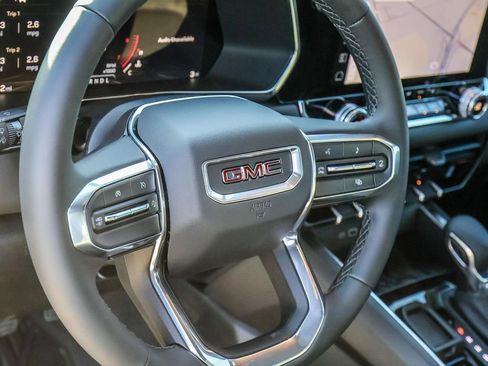 New 2026 GMC Canyon Elevation w/ Convenience Package RWD image 60