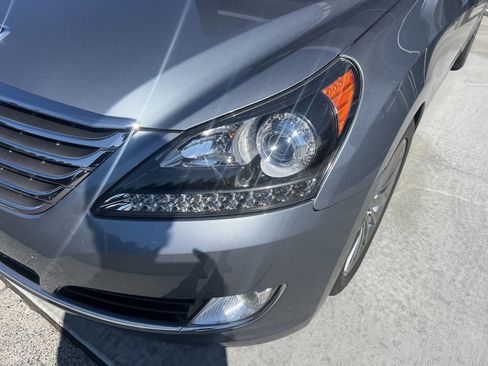 Used 2014 Hyundai Equus Signature RWD image 6