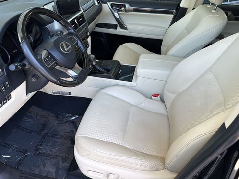 Used 2023 Lexus GX 460 Luxury w/ Sport Design Package AWD/4WD image 5