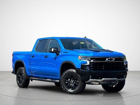 Used 2025 Chevrolet Silverado 1500 ZR2 w/ Technology Package AWD/4WD image 2
