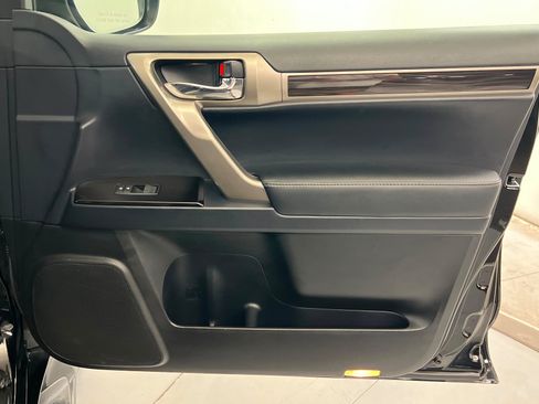 Used 2017 Lexus GX 460 w/ Navigation Package AWD/4WD image 25