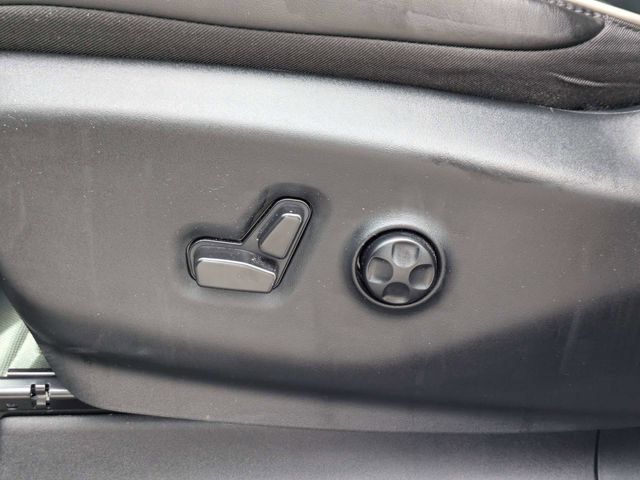 Used 2024 Chrysler Pacifica Limited w/ S Appearance Package FWD image 19