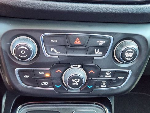Used 2018 Jeep Compass Limited w/ Navigation Group AWD/4WD image 21