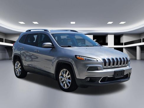 Used 2016 Jeep Cherokee Limited FWD image 8