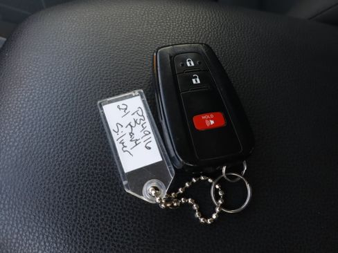 Used 2024 Toyota RAV4 XLE FWD image 29