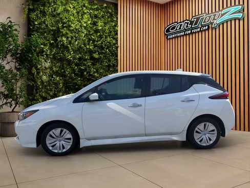 Used 2024 Nissan Leaf S FWD image 2