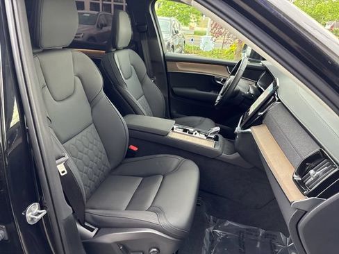 Used 2025 Volvo XC90 B6 Plus AWD/4WD image 17